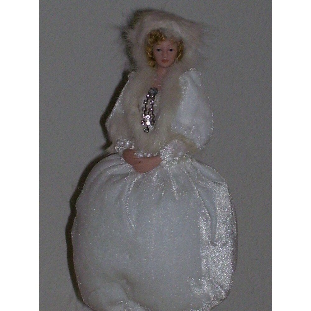Popular Creations Victorian White Faux Fur Short Dress Porcelain Hands Good - Picture 2 of 6